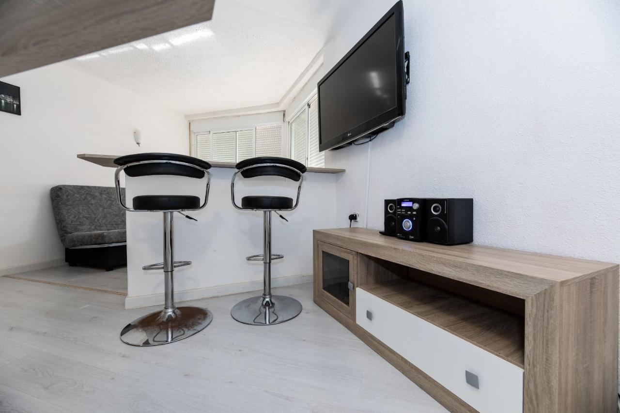Bright Studio With The Seaview And Swimming Pool La Manga del Mar Menor Exterior foto